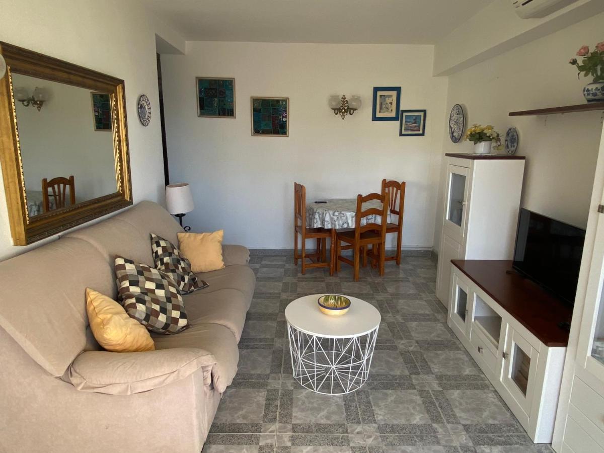 Cozy Apartment With First Line Seaview In Perfect Location, Near The Marina Benalmadena Bagian luar foto
