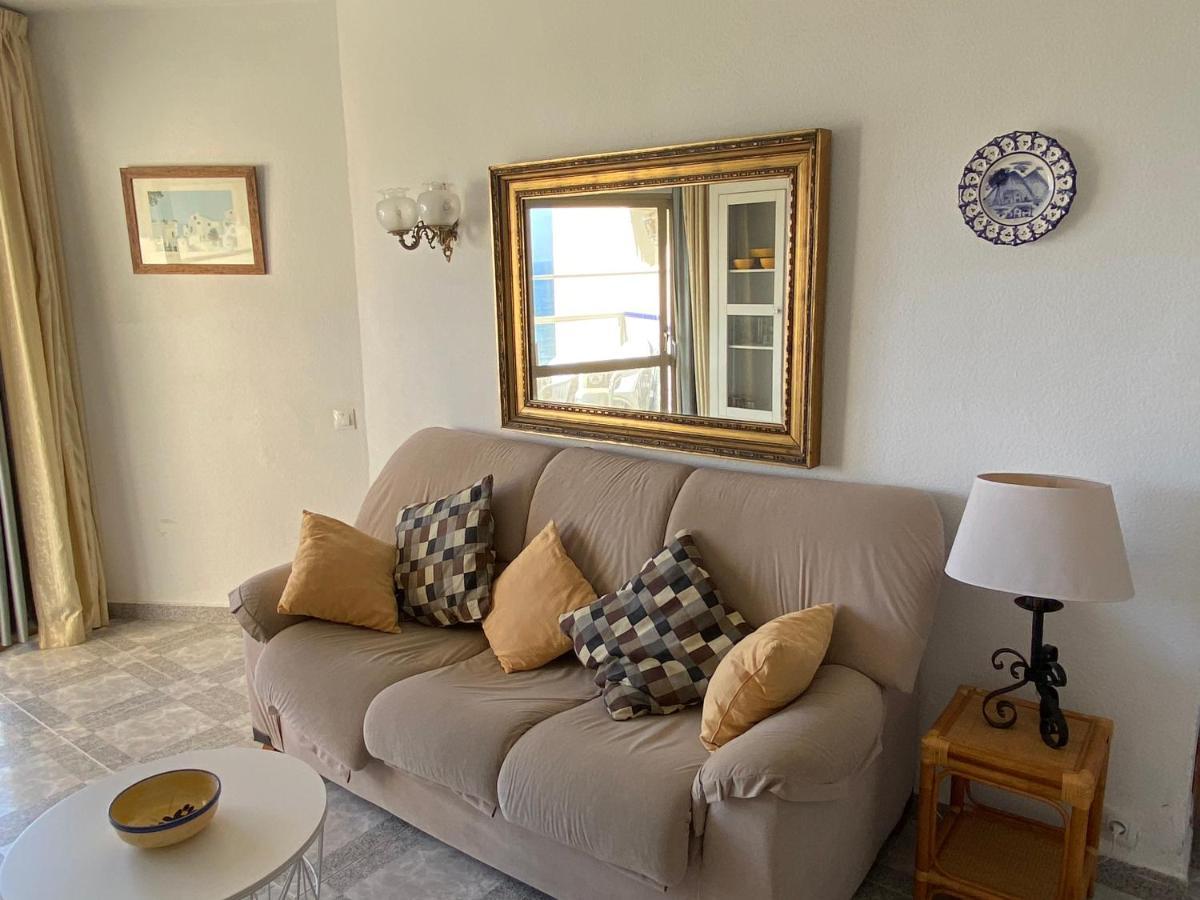 Cozy Apartment With First Line Seaview In Perfect Location, Near The Marina Benalmadena Bagian luar foto