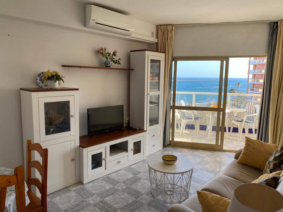 Cozy Apartment With First Line Seaview In Perfect Location, Near The Marina Benalmadena Bagian luar foto