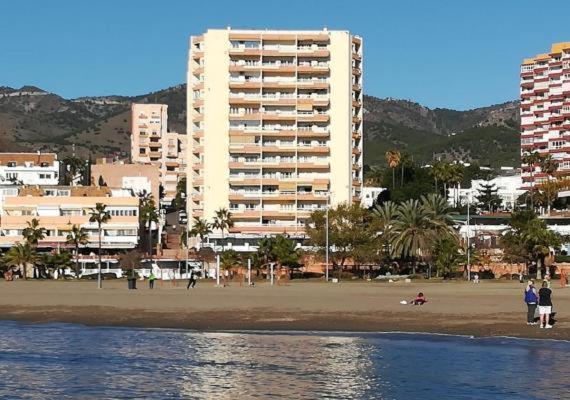 Cozy Apartment With First Line Seaview In Perfect Location, Near The Marina Benalmadena Bagian luar foto
