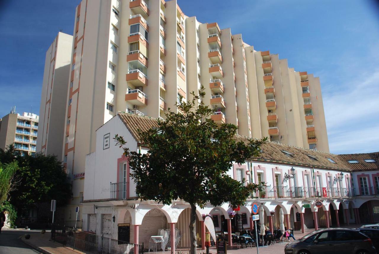 Cozy Apartment With First Line Seaview In Perfect Location, Near The Marina Benalmadena Bagian luar foto