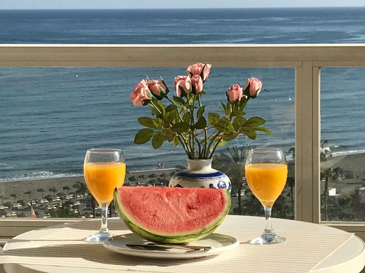 Cozy Apartment With First Line Seaview In Perfect Location, Near The Marina Benalmadena Bagian luar foto