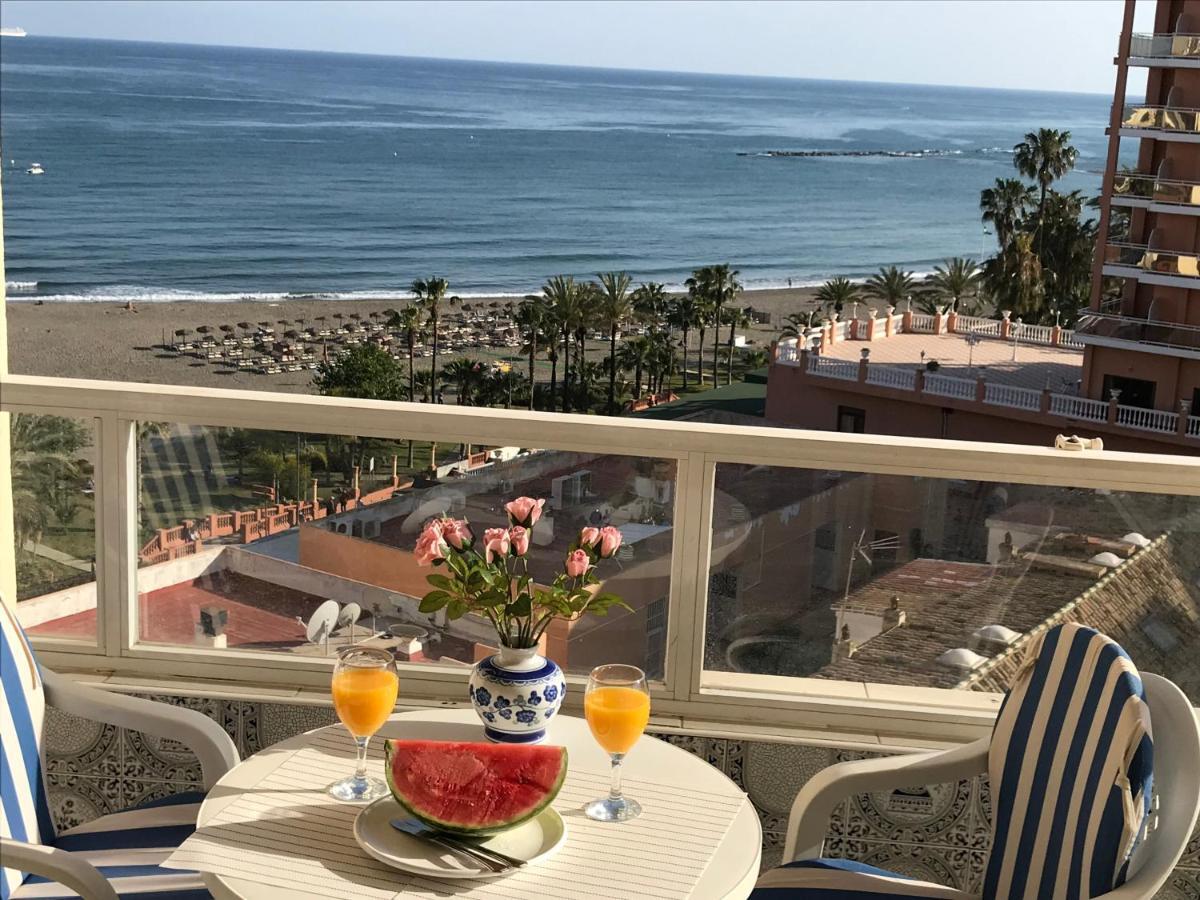 Cozy Apartment With First Line Seaview In Perfect Location, Near The Marina Benalmadena Bagian luar foto